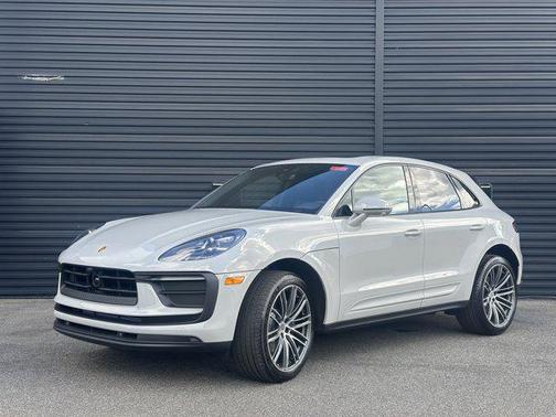 2026 Porsche Macan AWD