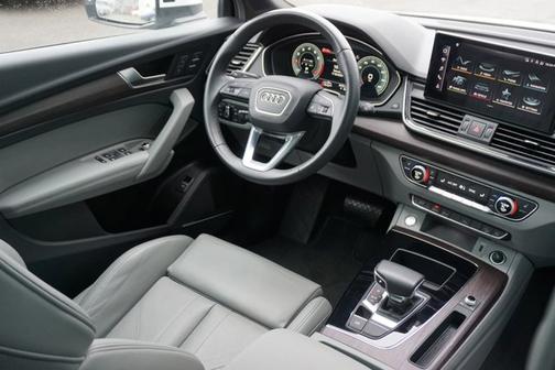 2022 Audi Q5 45 S line Premium Plus