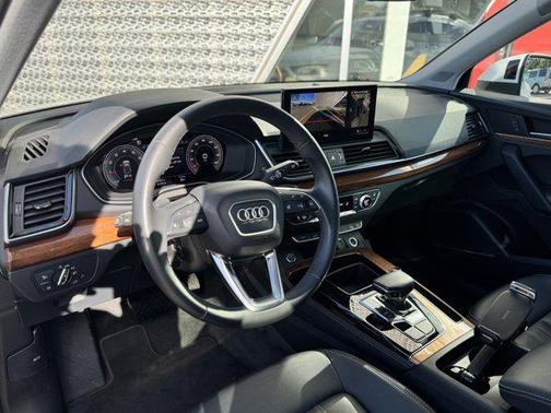 2023 Audi Q5 45 S line Premium Plus