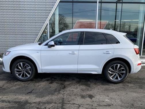 2023 Audi Q5 45 S line Premium Plus