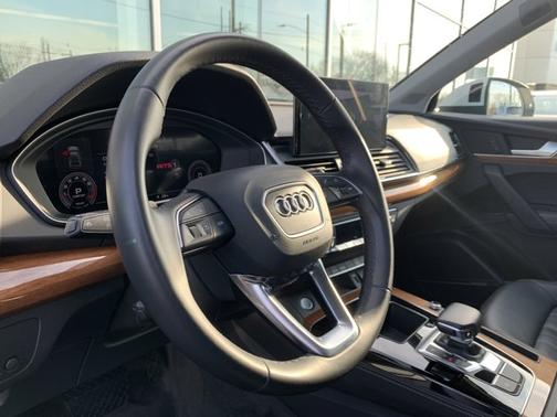 2023 Audi Q5 45 S line Premium Plus
