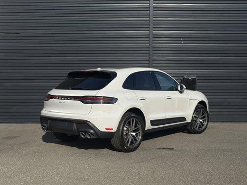 2025 Porsche Macan AWD
