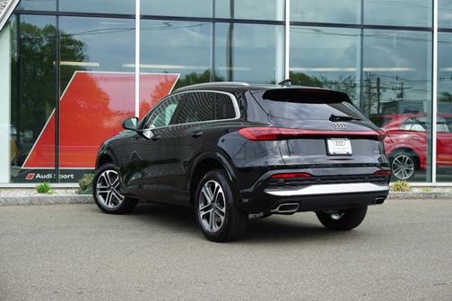 2025 Audi Q5 Premium