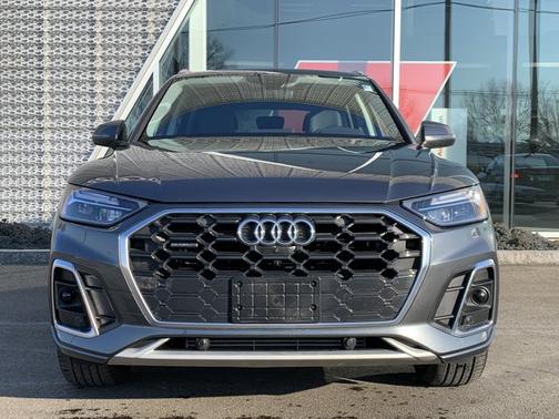 2023 Audi Q5 45 S line Premium Plus