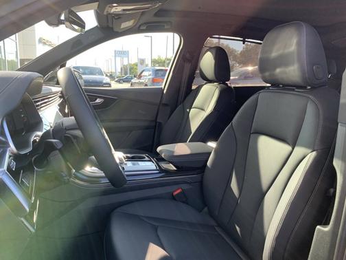 2026 Audi Q7 55 Premium Plus