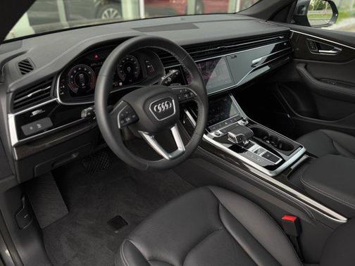 2025 Audi Q8 55 Premium Plus