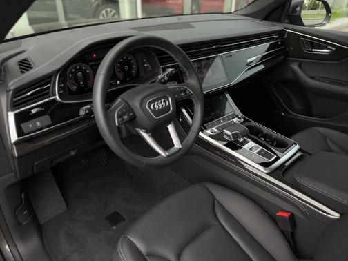 2025 Audi Q8 55 Premium Plus
