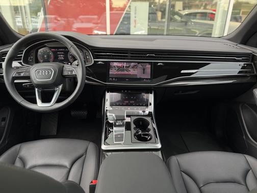 2025 Audi Q8 55 Premium Plus
