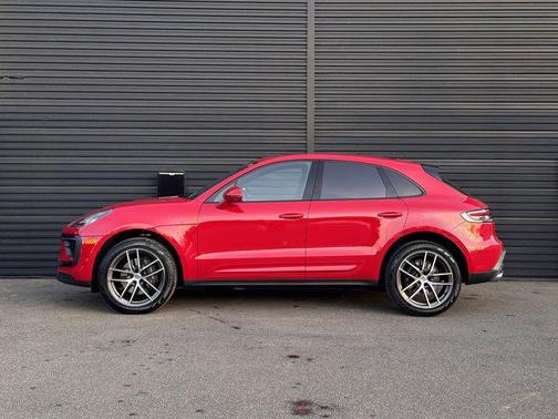 2024 Porsche Macan Base