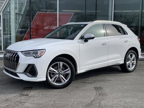 2023 Audi Q3 Premium 45 TFSI S line quattro Tiptronic