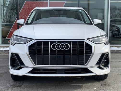 2023 Audi Q3 Premium 45 TFSI S line quattro Tiptronic