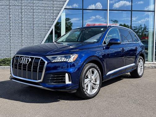 Navarra Blue Metallic 2023 Audi Q7 55 Premium