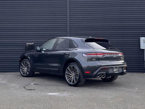2024 Porsche Macan Base
