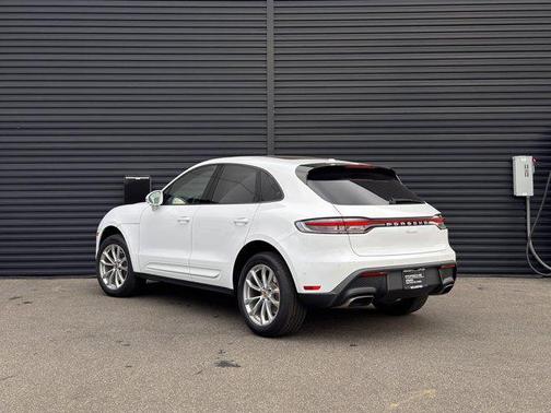 2024 Porsche Macan Base