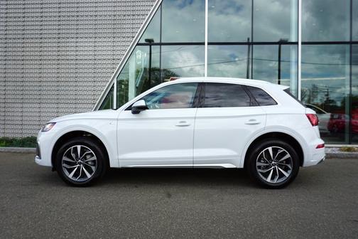 2024 Audi Q5 45 S line Premium