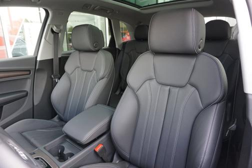 2024 Audi Q5 45 S line Premium