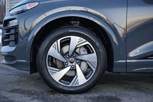 2025 Audi Q6 e-tron Premium Plus quattro