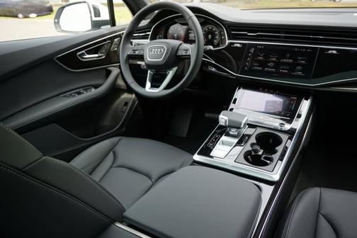 2025 Audi Q7 55 Premium Plus