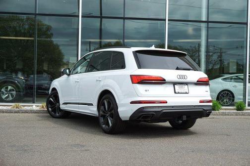 2025 Audi Q7 55 Premium Plus