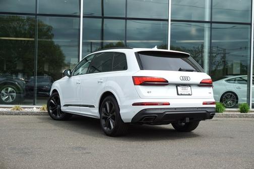 2025 Audi Q7 55 Premium Plus