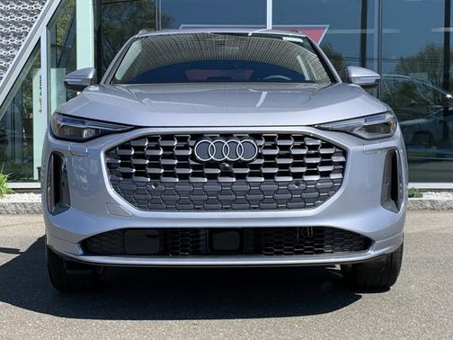 Florett Silver Metallic 2026 Audi Q5 Premium Plus TFSI quattro S tronic