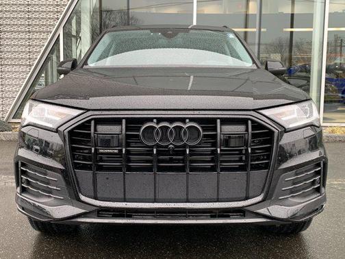 2023 Audi Q7 45 Premium Plus