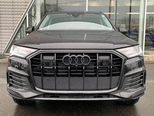 2023 Audi Q7 45 Premium Plus