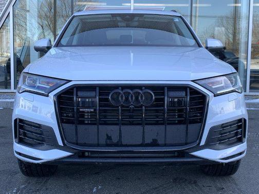 2023 Audi Q7 45 Premium Plus