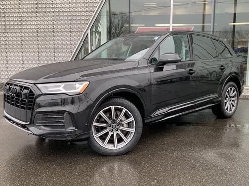 2023 Audi Q7 45 Premium Plus