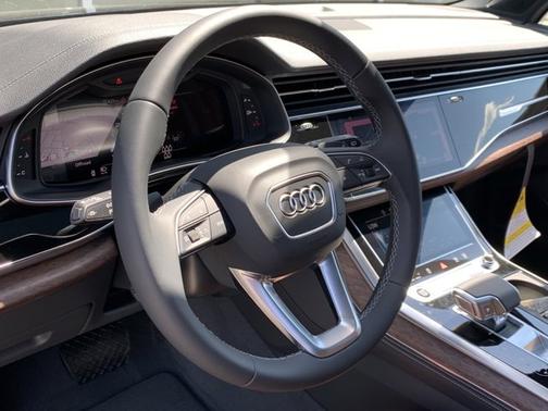 Waitomo Blue Metallic 2026 Audi Q7 55 Premium Plus