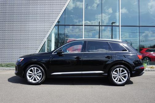 2025 Audi Q7 55 Premium Plus