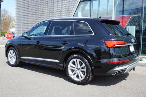 2025 Audi Q7 55 Premium Plus