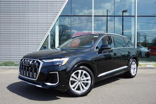 2025 Audi Q7 55 Premium Plus