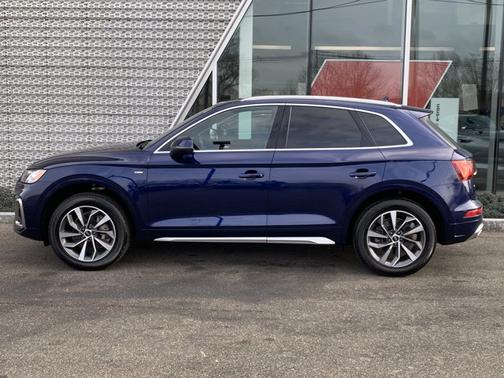 2022 Audi Q5 45 S line Premium Plus