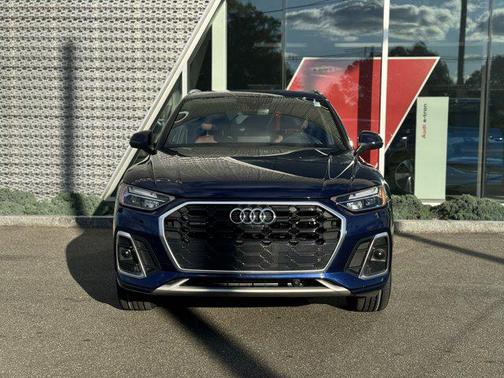2022 Audi Q5 45 S line Premium Plus