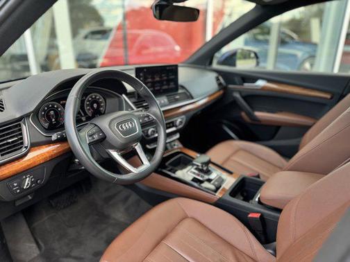 2022 Audi Q5 45 S line Premium Plus