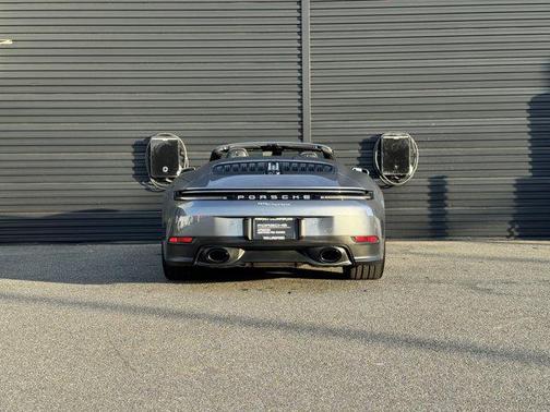 2025 Porsche 911 Carrera