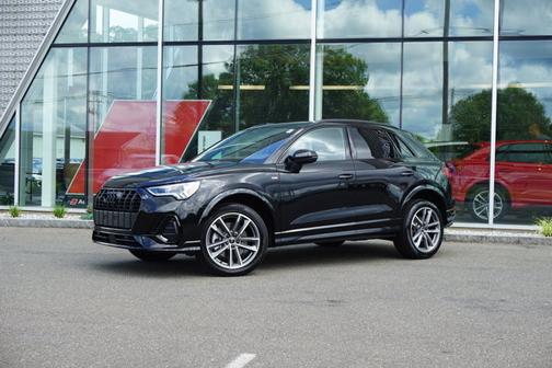 2025 Audi Q3 Premium 45 TFSI S line quattro Tiptronic