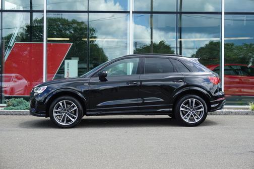 2025 Audi Q3 Premium 45 TFSI S line quattro Tiptronic