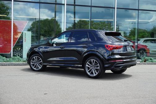 2025 Audi Q3 Premium 45 TFSI S line quattro Tiptronic