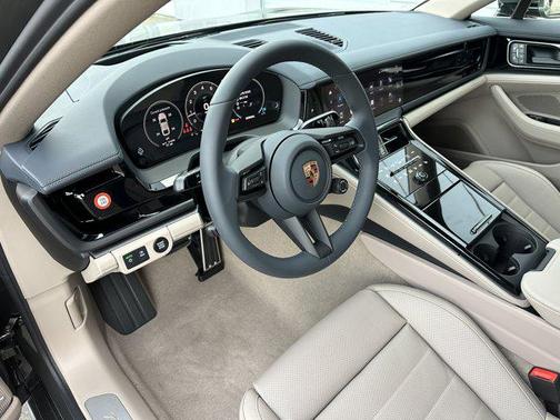 2026 Porsche Panamera 4