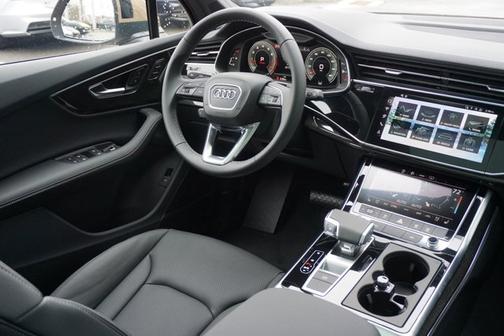 2025 Audi Q7 55 Premium Plus