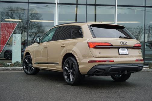 2025 Audi Q7 55 Premium Plus