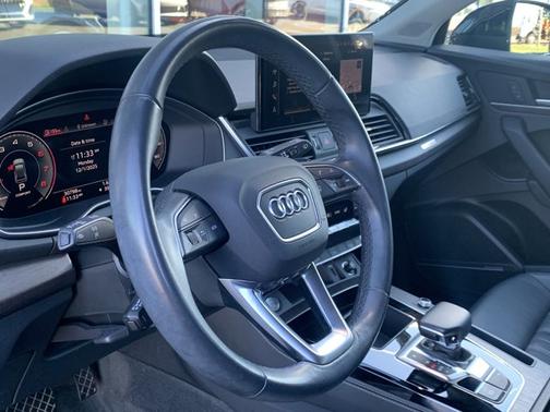 2023 Audi Q5 40 Premium Plus