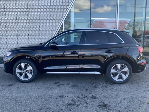 2023 Audi Q5 40 Premium Plus