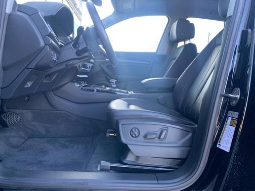 2023 Audi Q5 40 Premium Plus