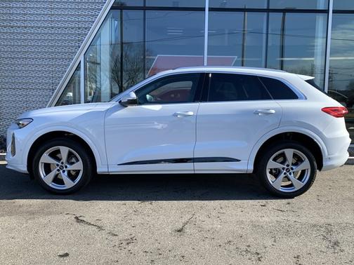 2025 Audi Q5 Premium Plus TFSI quattro S tronic