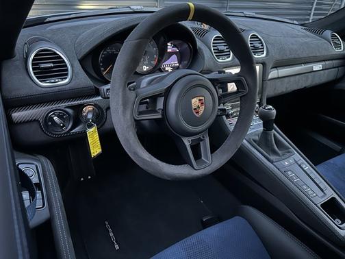 2023 Porsche 718 Cayman GT4 RS