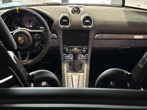 2023 Porsche 718 Cayman GT4 RS