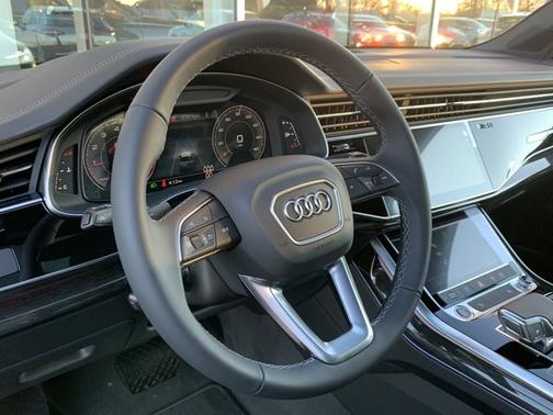 2026 Audi Q7 45 Premium